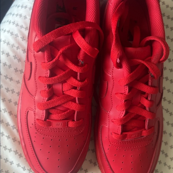 Red 2021 Nike AF1s New in box 6.5Y - Picture 4 of 8